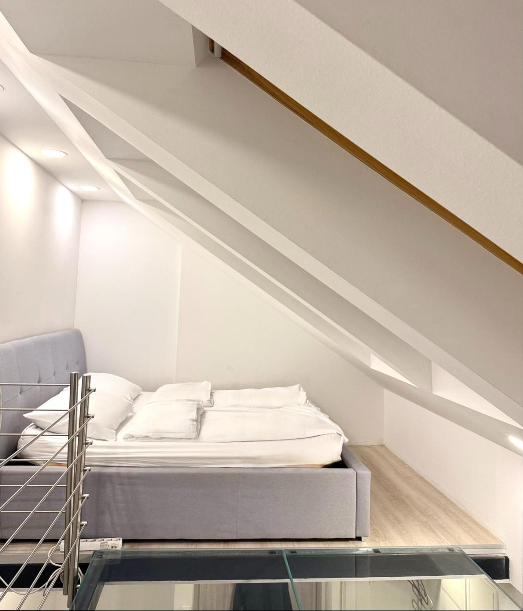 Khan Apartments Любляна Екстериор снимка