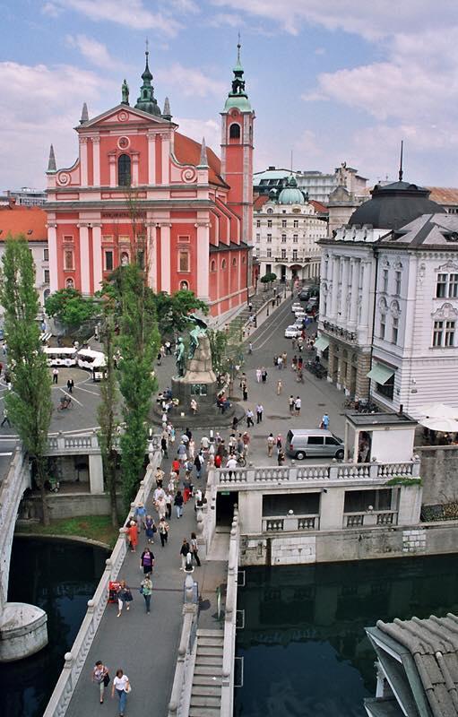 Khan Apartments Любляна Екстериор снимка