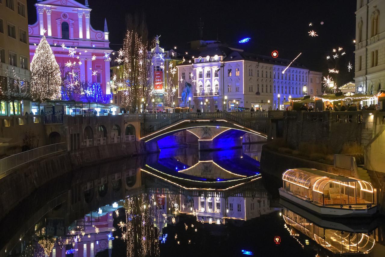 Khan Apartments Любляна Екстериор снимка